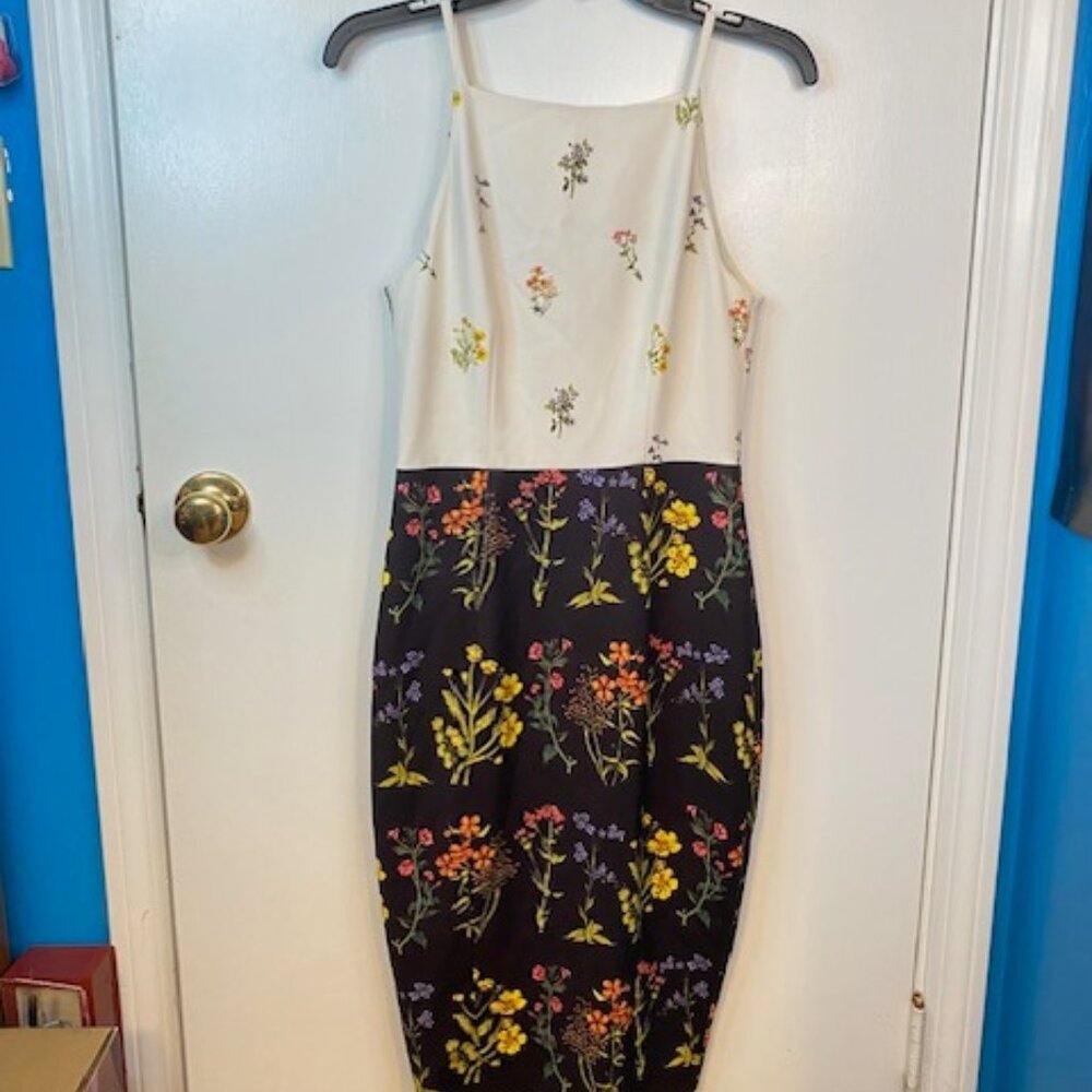 H&M Cream and Black Flower Pencil skirt